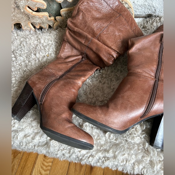 Leather knee high brown boots - Picture 5 of 6